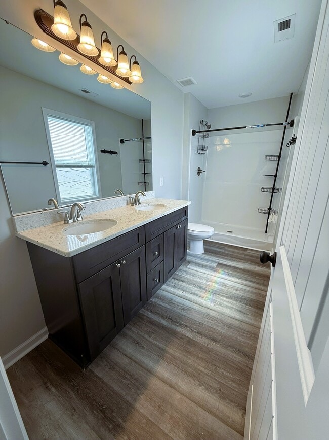 Building Photo - 308 E Franck St