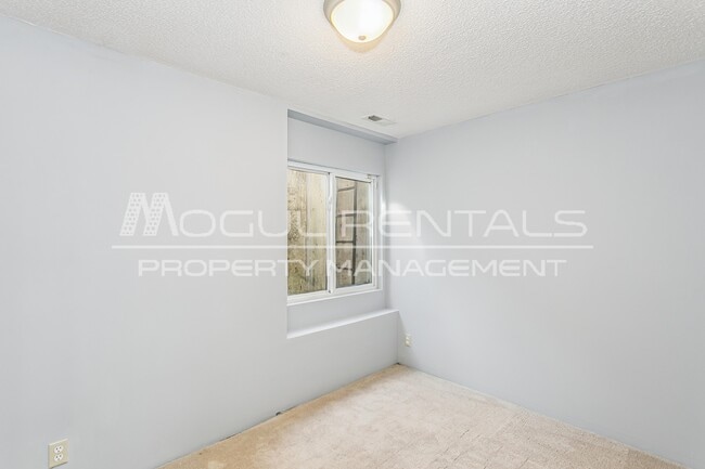 Building Photo - 9411 E Carson St