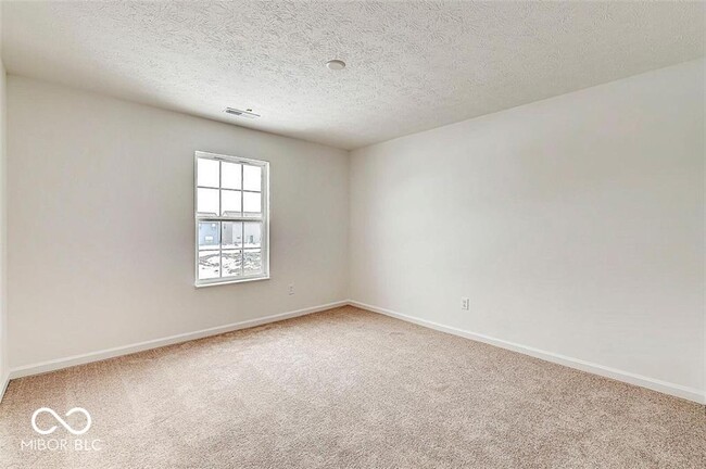 Building Photo - 5296 Maywood Dr