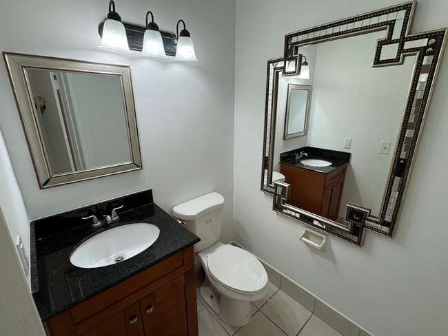 Building Photo - 3733 Carambola Cir N