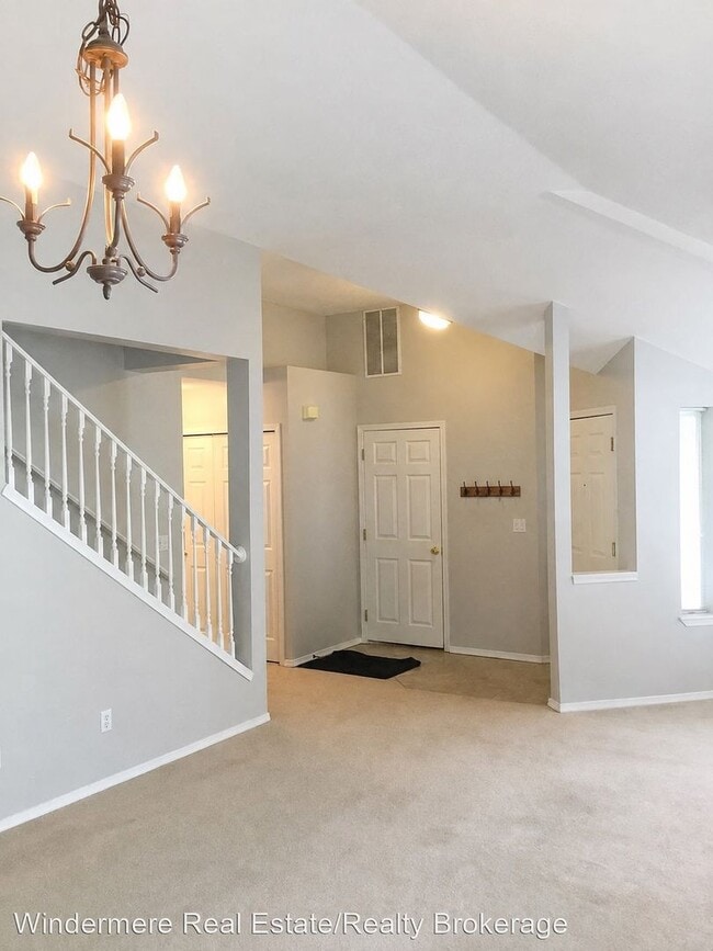 Building Photo - Mukilteo - 3 bdrm, 2 bath Townhome