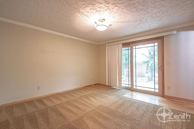 Building Photo - 13101 SE Laver St
