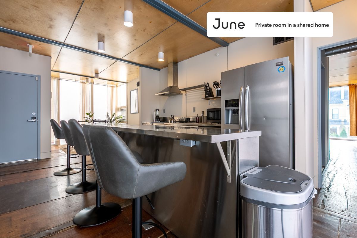 Building Photo - Room in Shared 6 bed/6 bath home