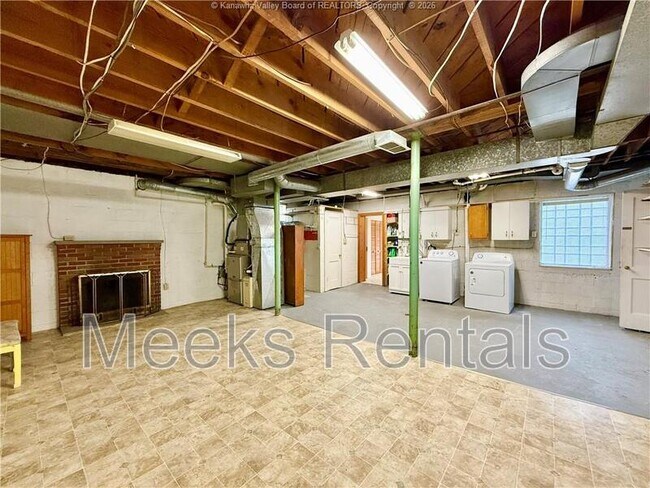 Building Photo - 3013 Ridgeview Dr