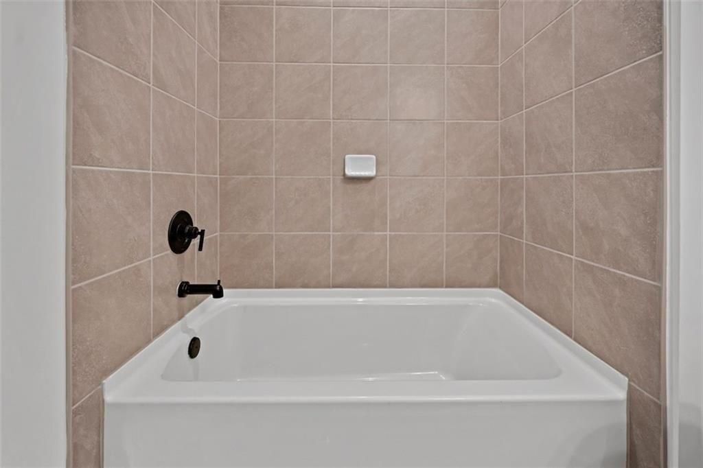 Building Photo - 3381 Macaiva Aly