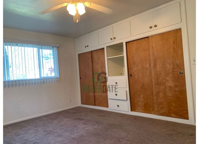 Building Photo - 338 3rd St