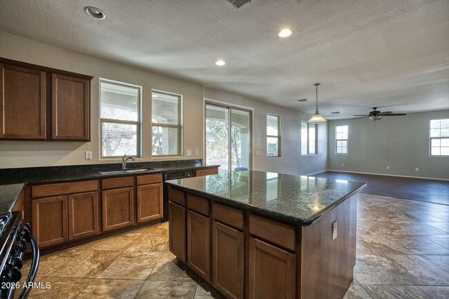 Building Photo - 13718 N 150th Dr