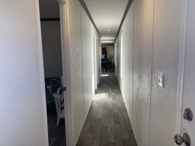 Building Photo - 127 Cimarron