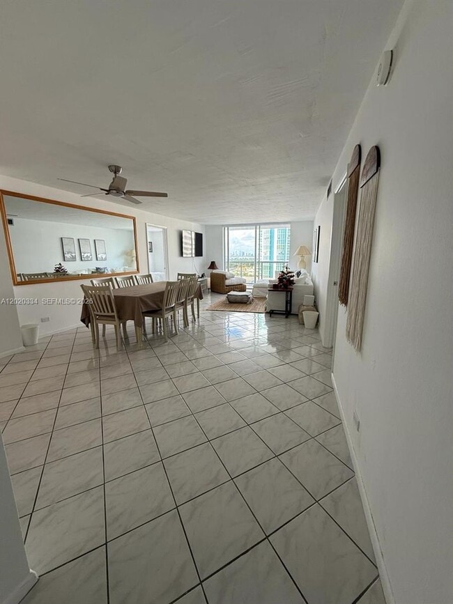 Building Photo - 6039 Collins Ave