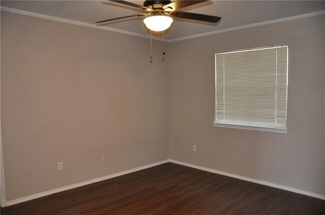 Building Photo - 1704 Parkfield Cove