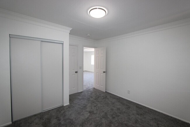 Building Photo - 4095 Thorn St