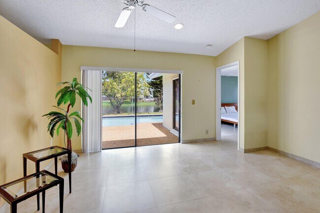 Building Photo - 1541 SW 102nd Terrace