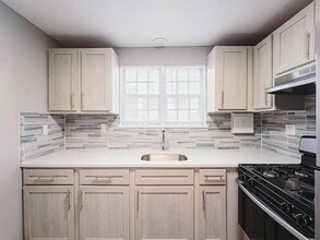 Building Photo - Bayshore Apartments