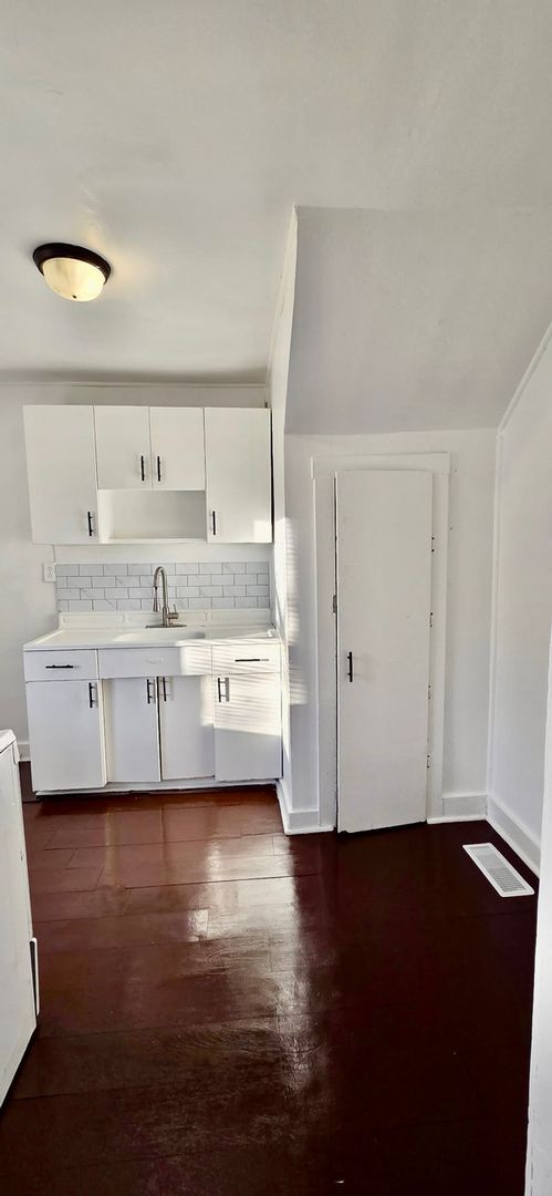 Building Photo - 1404-1406 Berry Street