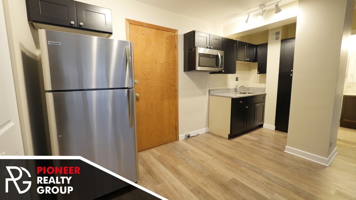 Building Photo - 4180 N Marine Dr