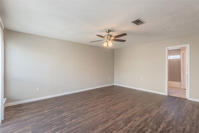 Building Photo - 4418 Lost Spring Dr