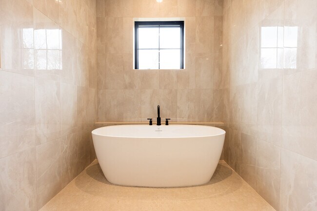 Building Photo - 871 Rosemary Gdns