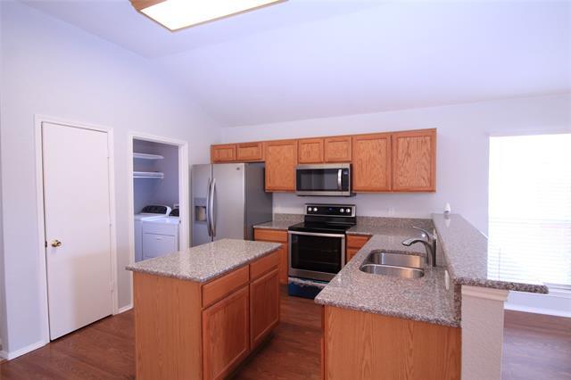 Building Photo - 824 Dixon Ln