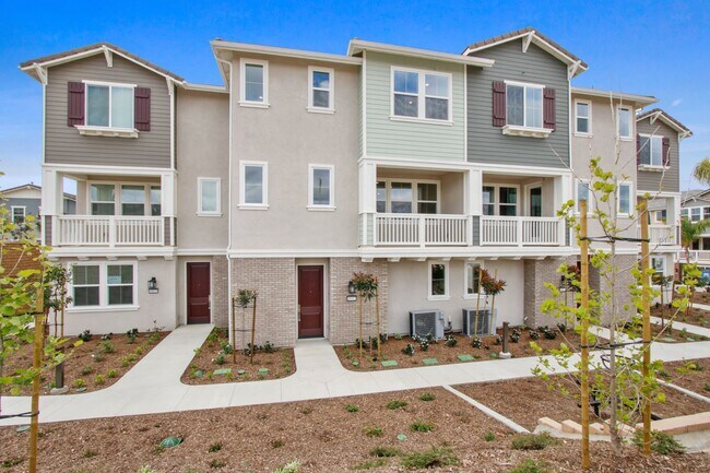 Building Photo - Charming Yorba Linda Townhome