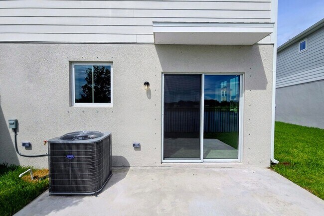 Building Photo - 15712 SW Morgan St