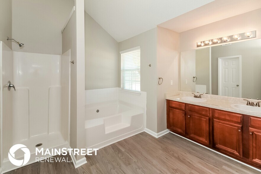 Building Photo - 4325 Holliday Rd