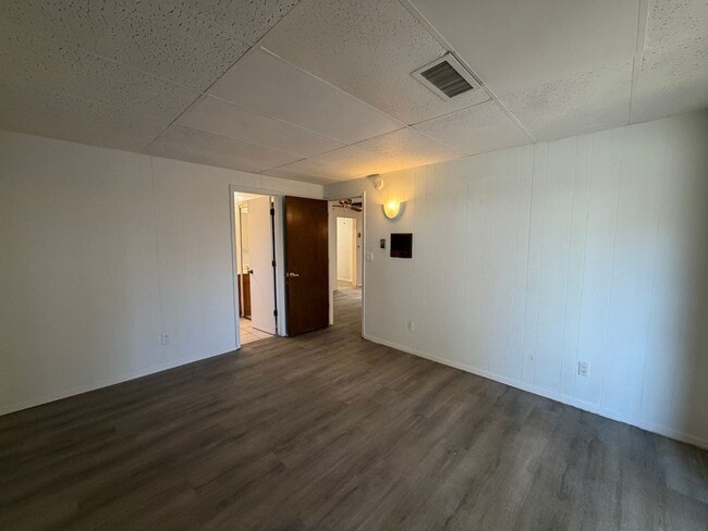 Building Photo - 2,800Sq Foot, 5 Bedroom Single Story Home Available Near Eubank Blvd NE & Copper Ave NE!
