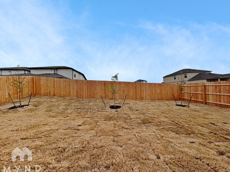 Building Photo - 510 River Run Wy