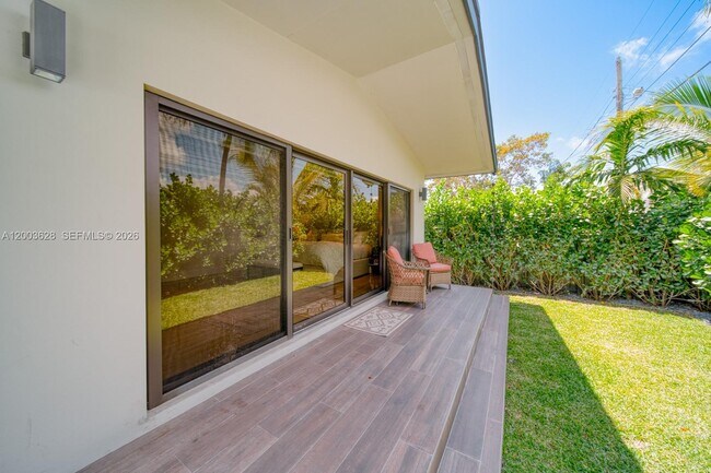 Building Photo - 1940 SW 32nd Pl