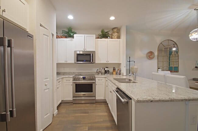 Building Photo - 4214 N Dixie Hwy