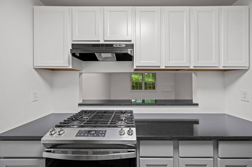 colonial-hill-8-2 - Colonial Hills Apartments