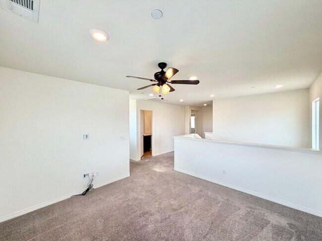 Building Photo - 30136 Sutton Ct
