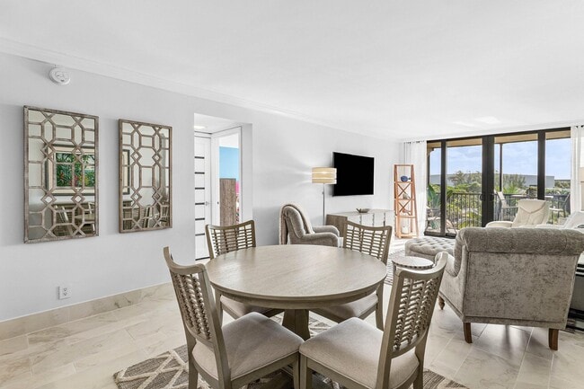 Building Photo - 14 Royal Palm Way