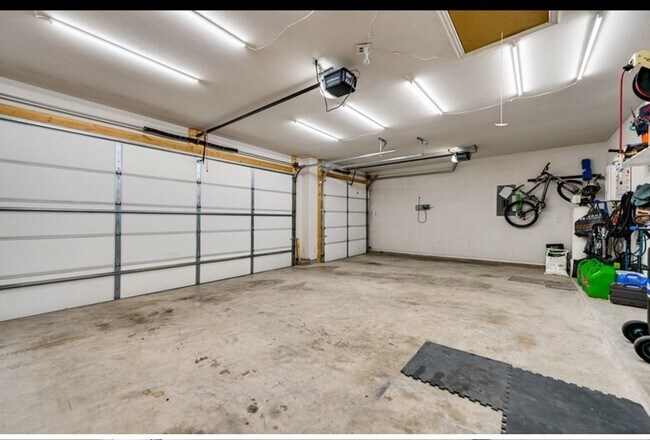 Building Photo - 2316 Horizon Rd