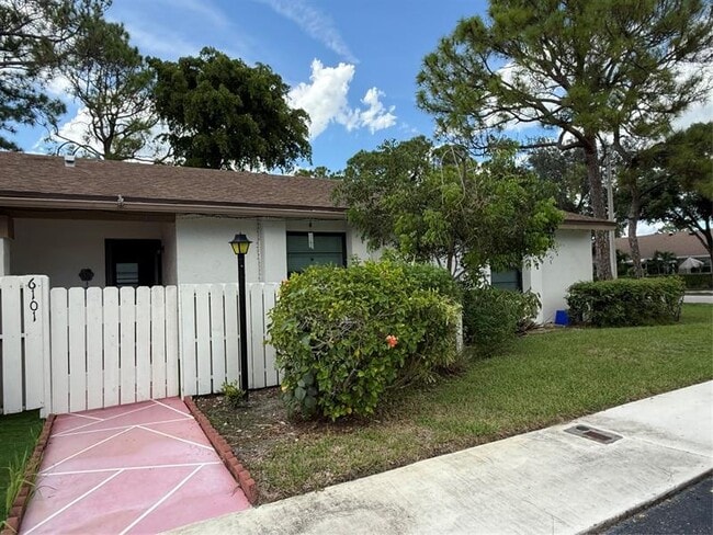 Building Photo - 6101 Woodlake Blvd