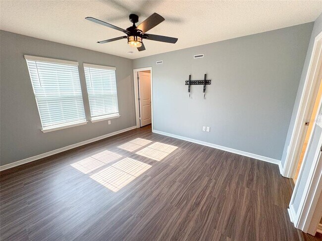 Building Photo - 1725 Delightful Dr