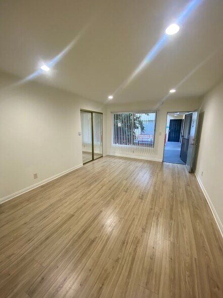 Building Photo - 5855 Carlton Way