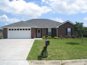 Building Photo - Open Floor Plan
