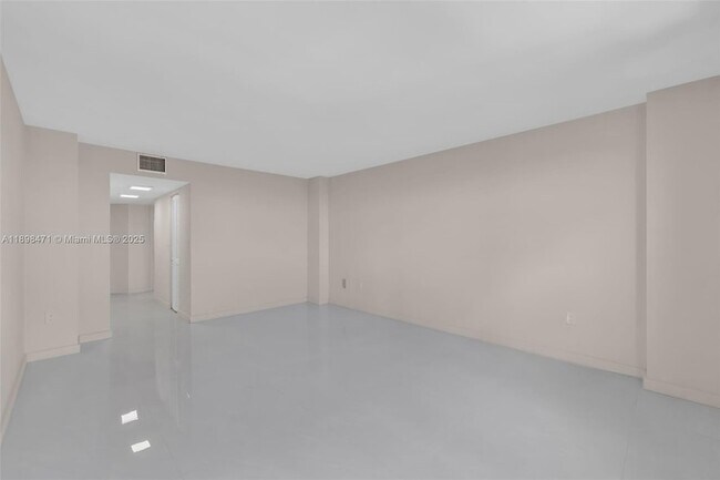 Building Photo - 2333 Brickell Ave