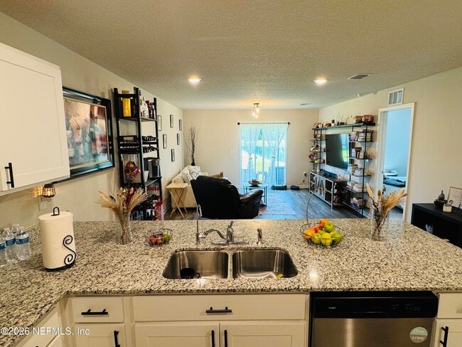 Building Photo - 45287 Red Brick Dr