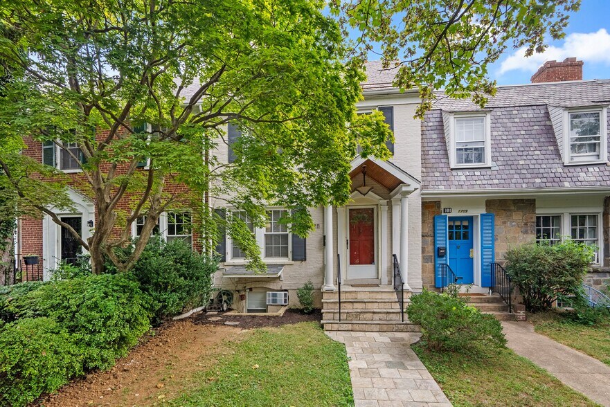 Primary Photo - 1711 37th St NW