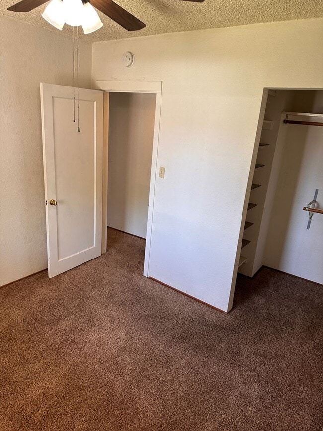 Building Photo - East Sacramento 1 Bed House on Large Lot