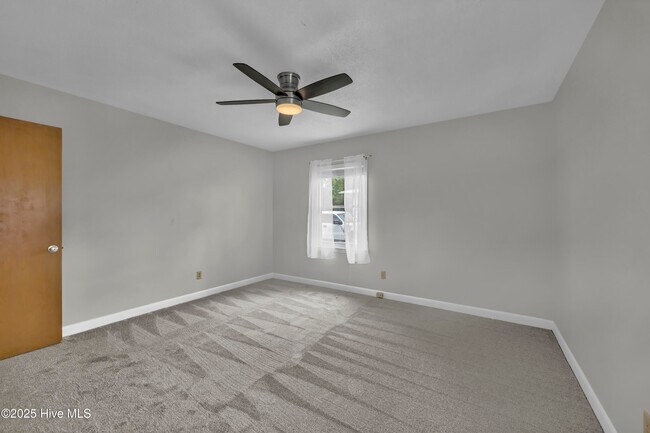 Building Photo - 313 Monterey Dr