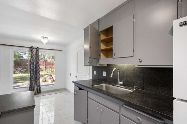 Building Photo - Available Now or Fall. Old East Davis Rental with Spacious Yard, Bonus Room & Easy Bike Access to...