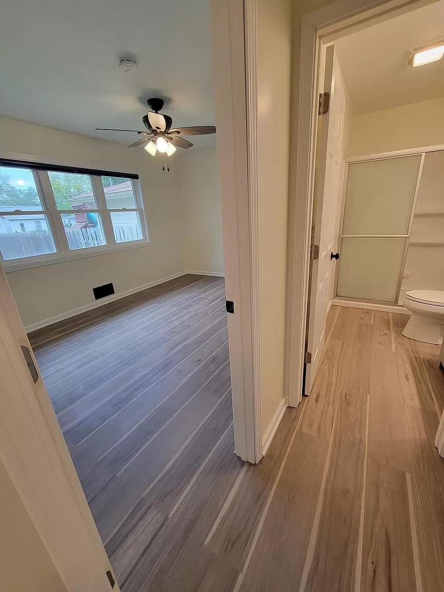 Building Photo - 106 E Harrier St