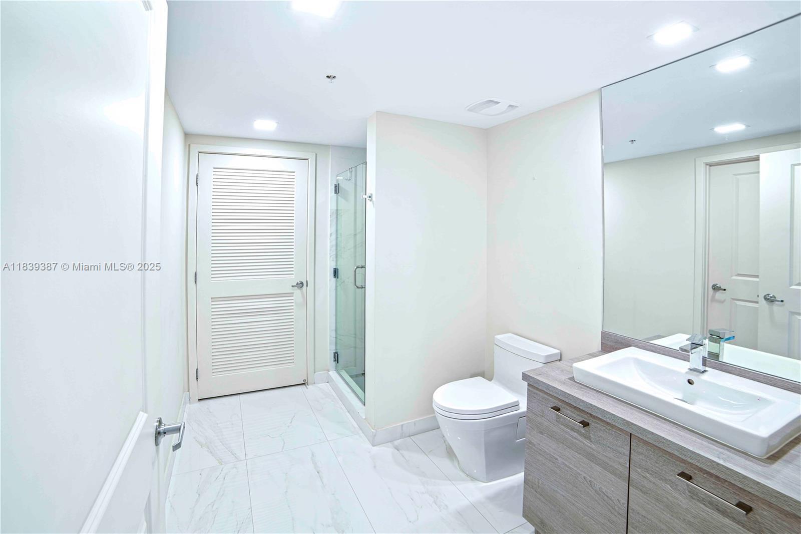 Building Photo - 400 Sunny Isles Blvd