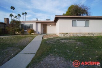 Building Photo - Cute Home in 93306 Area!