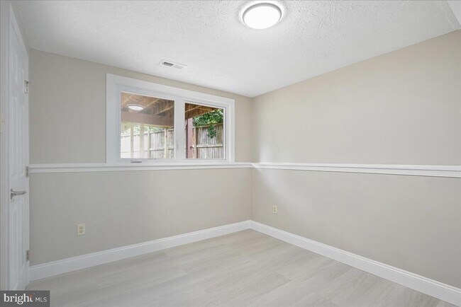 Building Photo - 1315 Danberry Dr