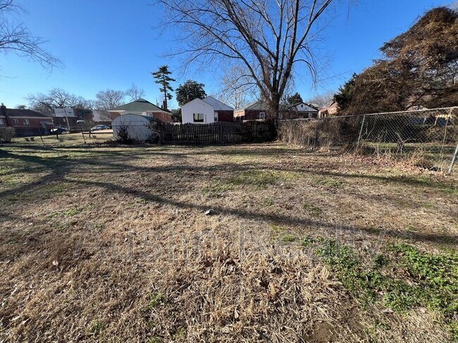 Building Photo - 1149 Watts St