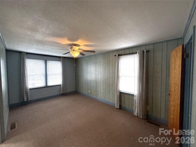 Building Photo - 3628 Brooks Ln