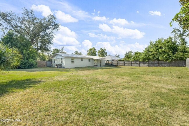 Building Photo - 1203 Iowa Ave